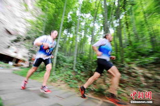 戶外運動高手挑戰福建泰寧丹霞地貌